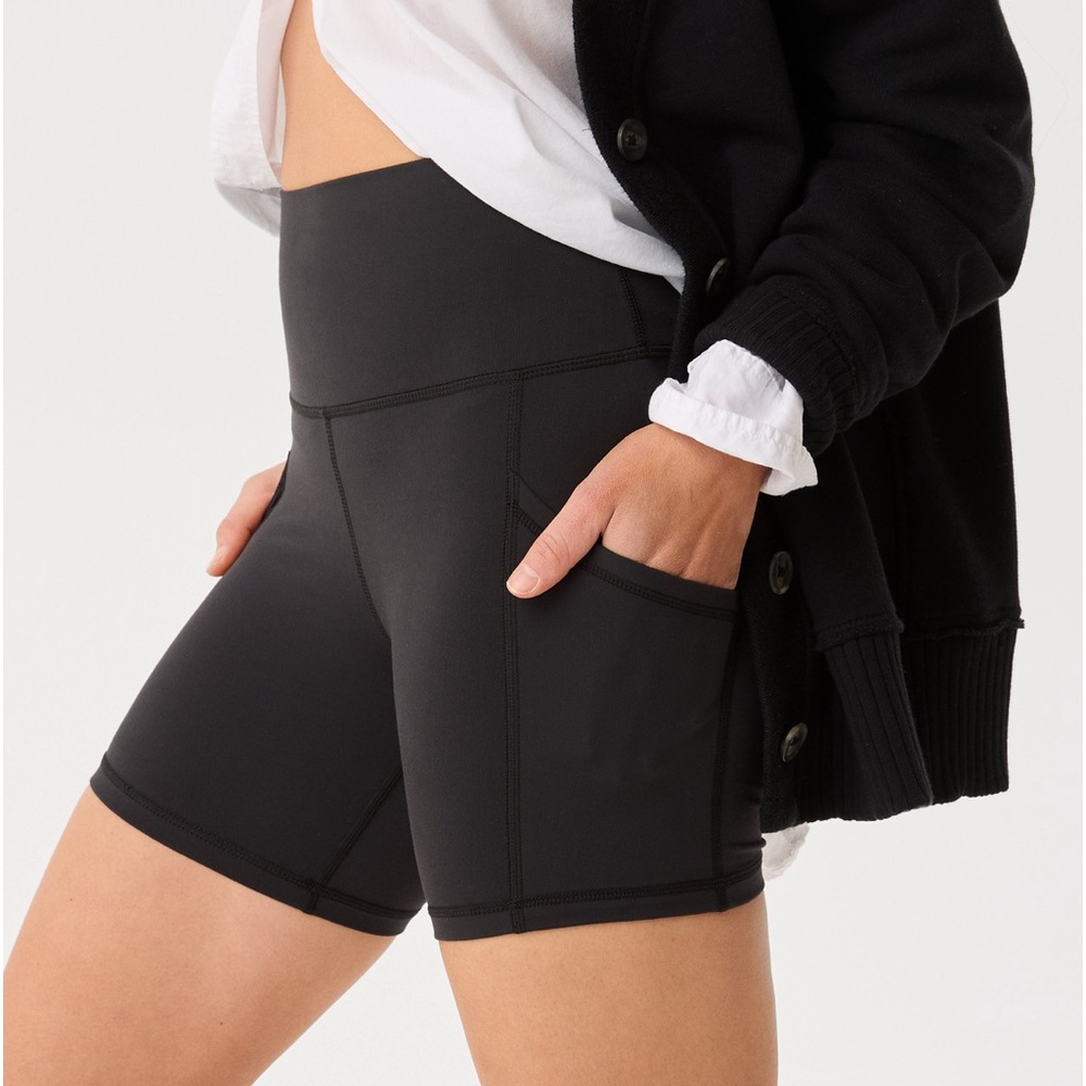 Aerie offline the hugger bike short 7” inseam